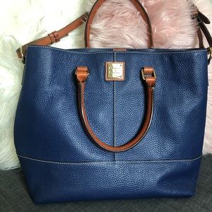 **SOLD** Dooney & Bourke Chelsea Purse Navy